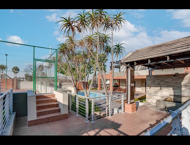 1 BEDROOM APARTMENT FOR SALE IN LONEHILL
